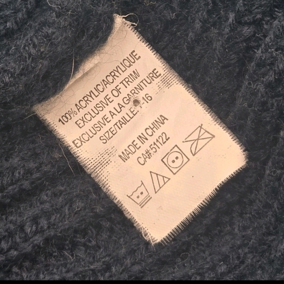 Black Ribbed Beanie - Picture 5 of 5